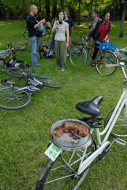 Torta sulla bici - La Critical Mass di Bologna