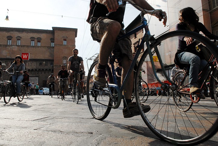 Via Rizzoli - La Critical Mass di Bologna