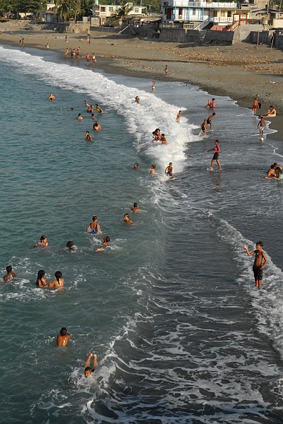 In riva al mare - Fotografia di Baracoa - Cuba 2010