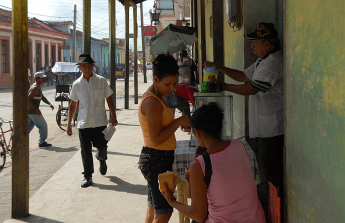 Piccoli pasti - Fotografia di Baracoa - Cuba 2010