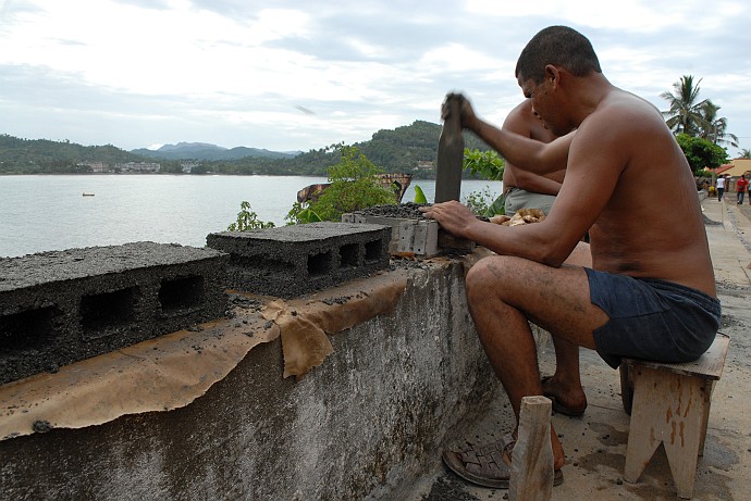 Produzione artigianale mattoni - Fotografia di Baracoa - Cuba 2010