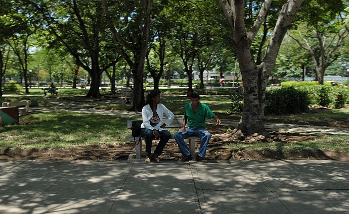 Coppia in una panchina - Fotografia di Bayamo - Cuba 2010
