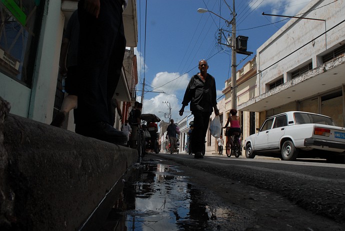 Ciglio della strada - Fotografia di Camaguey - Cuba 2010
