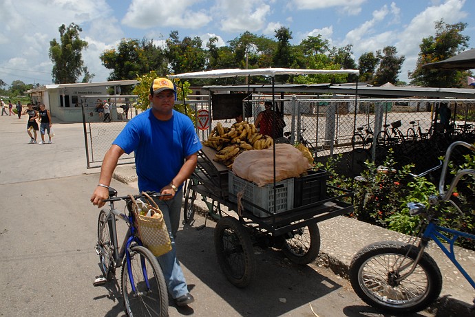 Entrata mercato - Fotografia di Camaguey - Cuba 2010