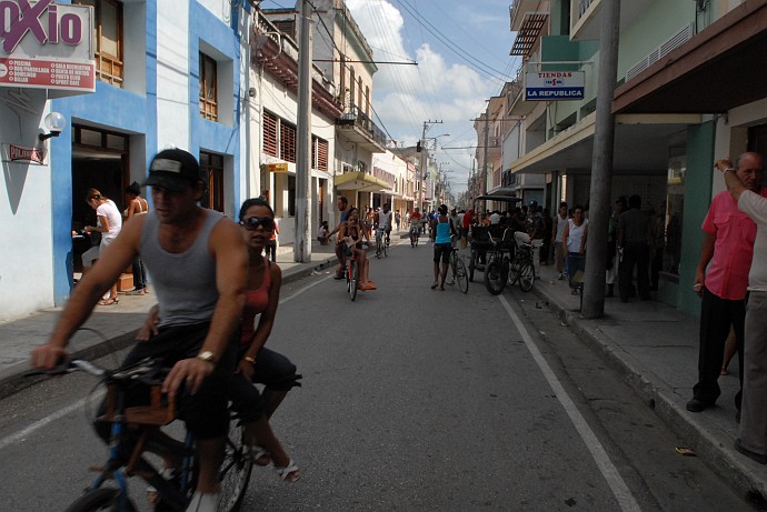 In bicicletta - Fotografia di Camaguey - Cuba 2010
