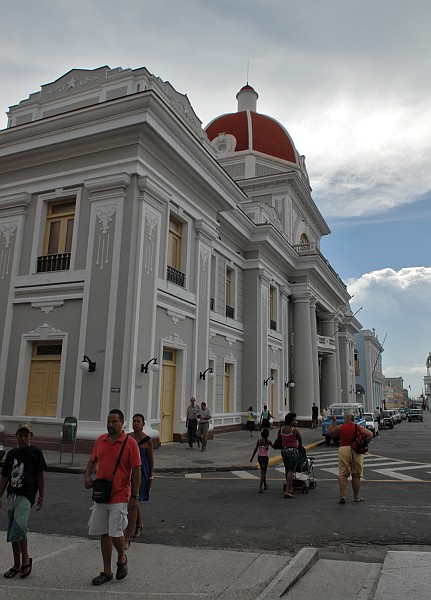 Impetuose costruzioni - Fotografia di Cienfuegos - Cuba 2010