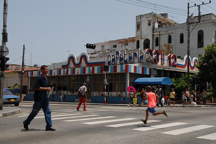 Bambino in corsa - Fotografia della Havana - Cuba 2010