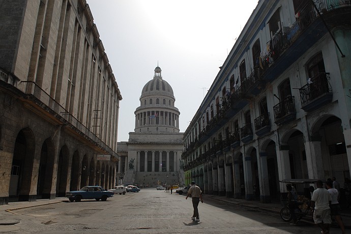 Capitolio in fondo - Fotografia della Havana - Cuba 2010