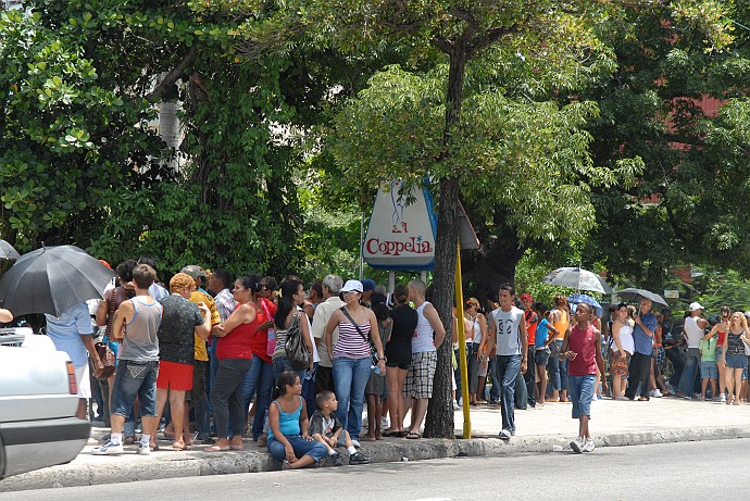 File di Coppelia - Fotografia della Havana - Cuba 2010