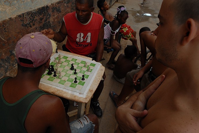 Giocando a scacchi - Fotografia della Havana - Cuba 2010