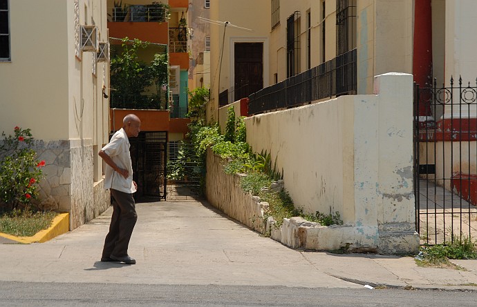 Pedone - Fotografia della Havana - Cuba 2010