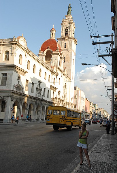 Ragazza aspettando - Fotografia della Havana - Cuba 2010