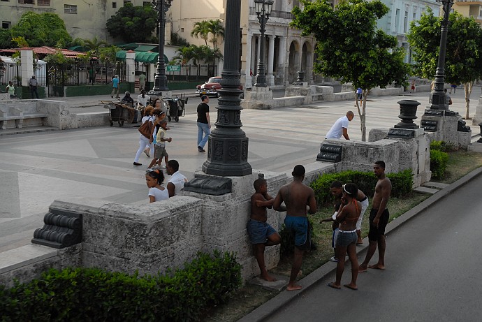 Ragazzi al paseo - Fotografia della Havana - Cuba 2010