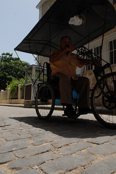 Riscio con pedali a mano - Fotografia della Havana - Cuba 2010