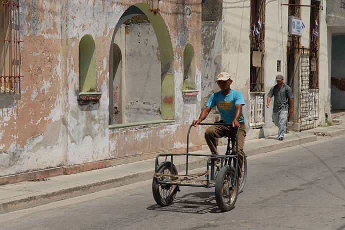Bici per trasporti - Fotografia di Holguin - Cuba 2010