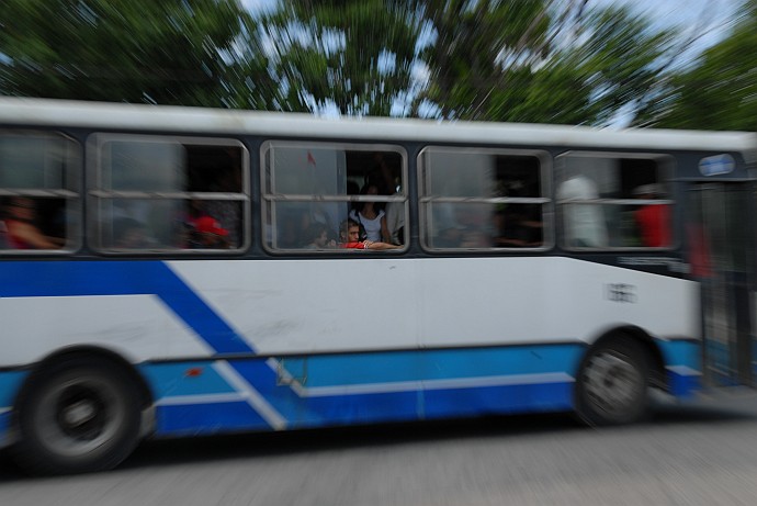 Bus - Fotografia di Holguin - Cuba 2010