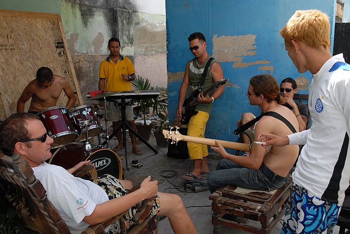 Rock urbano - Fotografia di Holguin - Cuba 2010