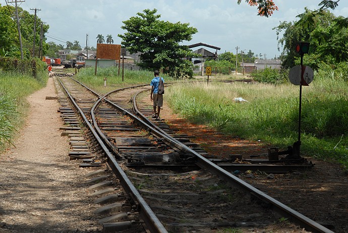 Binario - Fotografia di Santa Clara - Cuba 2010