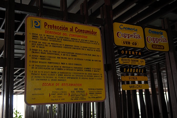 Cartelli Coppelia - Fotografia di Santa Clara - Cuba 2010