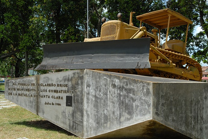 Trattore del deragliamento del treno - Fotografia di Santa Clara - Cuba 2010