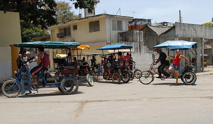 Bici taxi - Fotografia di Santiago di Cuba - Cuba 2010