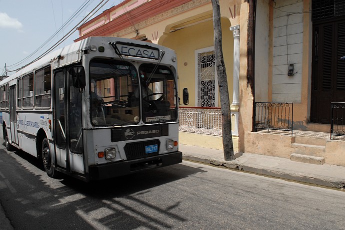 Bus - Fotografia di Santiago di Cuba - Cuba 2010