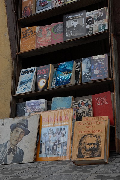 Libri - Fotografia di Santiago di Cuba - Cuba 2010