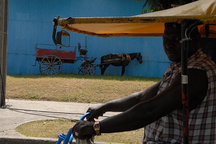 Mezzi di trasporto - Fotografia di Santiago di Cuba - Cuba 2010