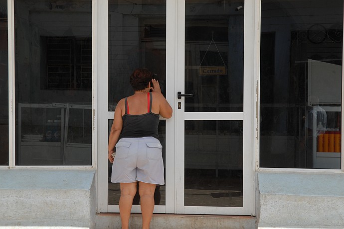 Alla vetrina - Fotografia di Trinidad - Cuba 2010