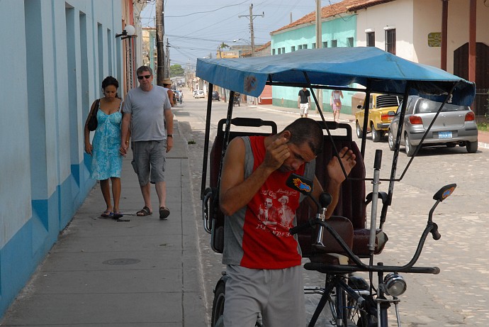 Allo specchio - Fotografia di Trinidad - Cuba 2010