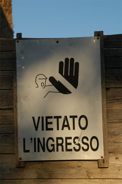 Vietato Ingresso - Foto qua e là...