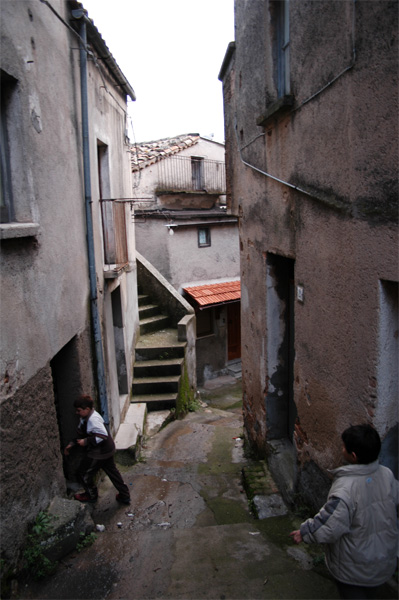 Foto del Giorno - Jocandu 'nta vineda