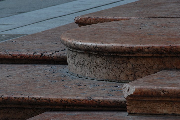 Scalino tondo :: Fontana del Nettuno