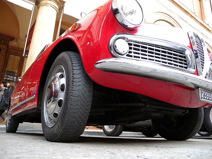 Alfa Romeo dal basso :: La Mille Miglia 2010 - Auto d'epoca