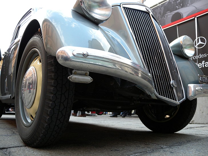 Lancia dal basso :: La Mille Miglia 2010 - Auto d'epoca