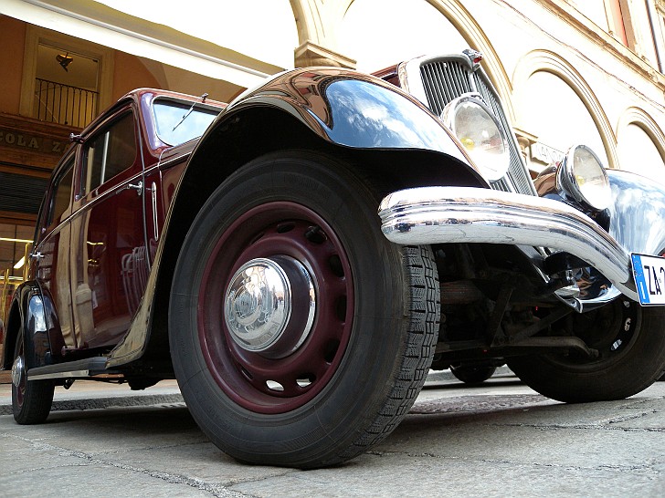 Peugeot 401 :: La Mille Miglia 2010 - Auto d'epoca