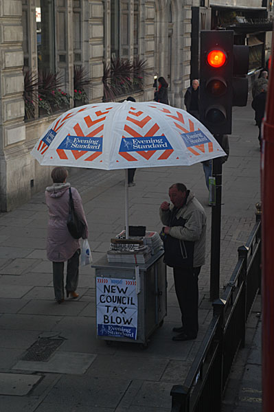 Giornalaio - Fotografia di Londra