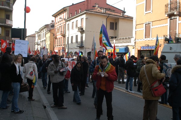 Manifestazione No Dal Molin - Fotografia 28 - Vicenza 17 febbraio 2007