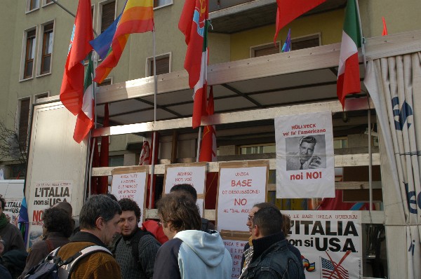 Manifestazione No Dal Molin - Fotografia 35 - Vicenza 17 febbraio 2007