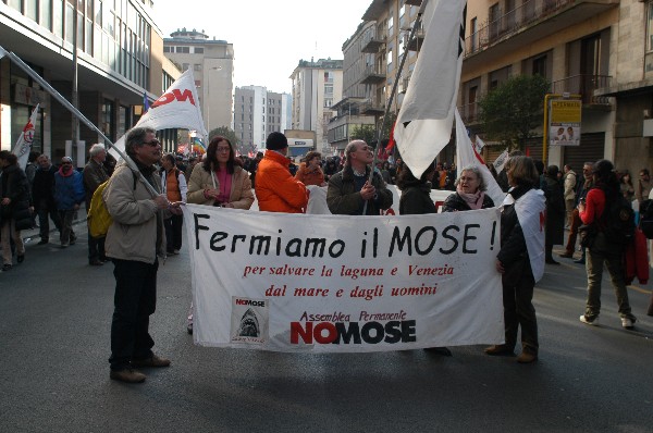 Manifestazione No Dal Molin - Fotografia 69 - Vicenza 17 febbraio 2007