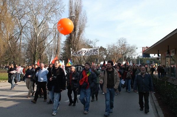 Manifestazione No Dal Molin - Fotografia 137 - Vicenza 17 febbraio 2007