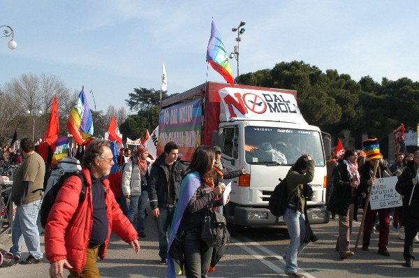 Manifestazione No Dal Molin - Fotografia 145 - Vicenza 17 febbraio 2007