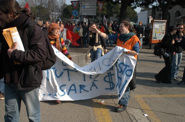 Manifestazione No Dal Molin - Fotografia 149 - Vicenza 17 febbraio 2007