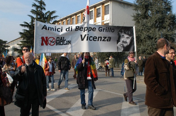 Manifestazione No Dal Molin - Fotografia 291 - Vicenza 17 febbraio 2007