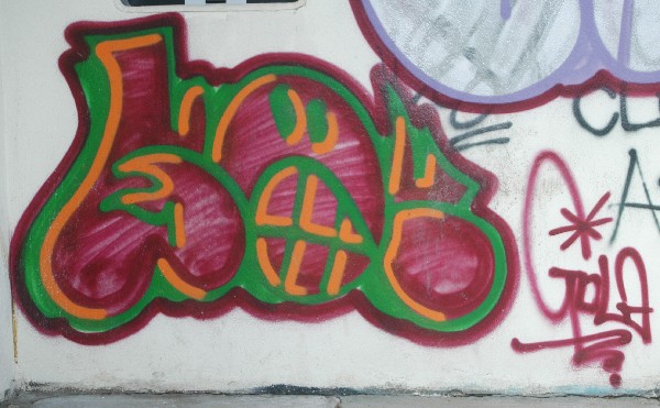 Gola viola verde :: Murales