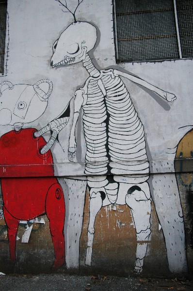 La TV cadaverico :: Murales