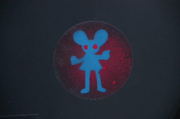 Topolino fluorescente - Murales di Bologna