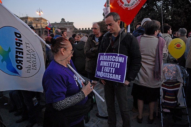 Berlusconi dimettiti e fatti processare.. - Fotografia del No Berlusconi Day