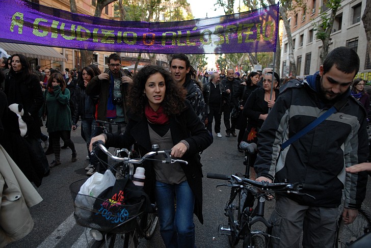 Biciclette - Fotografia del No Berlusconi Day