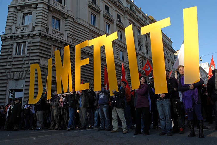 Dimettiti - Fotografia del No Berlusconi Day